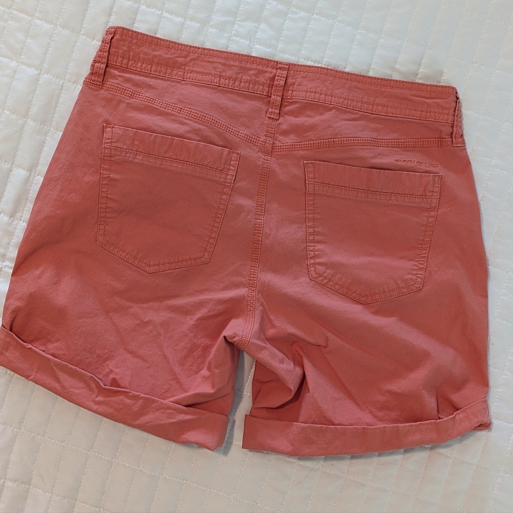 DKNY Shorts 4 - Picture 4 of 4